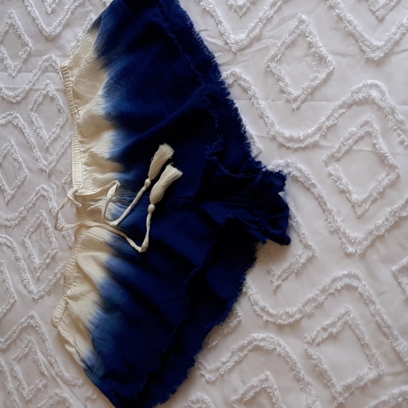 Aerie shorts. Blue and white . Medium. Cotton. Lightweight. Elastic wais… - Picture 2 of 8